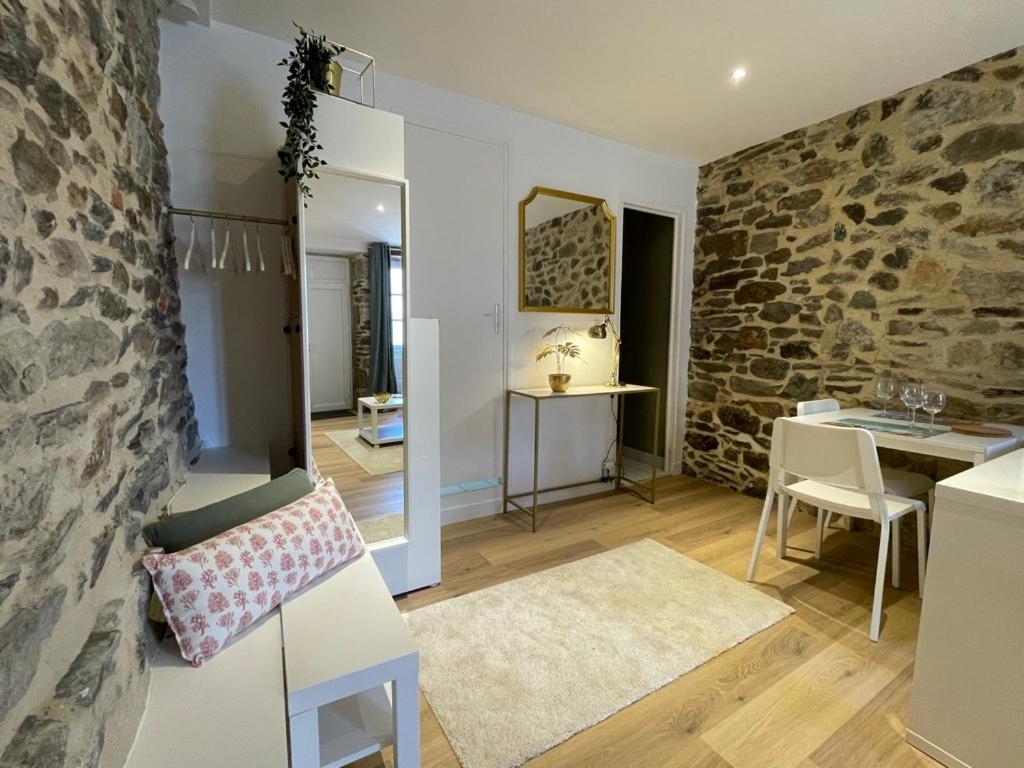 Studio Hypercentre A 1 Mn Plage Et Des Ports Granville Luaran gambar