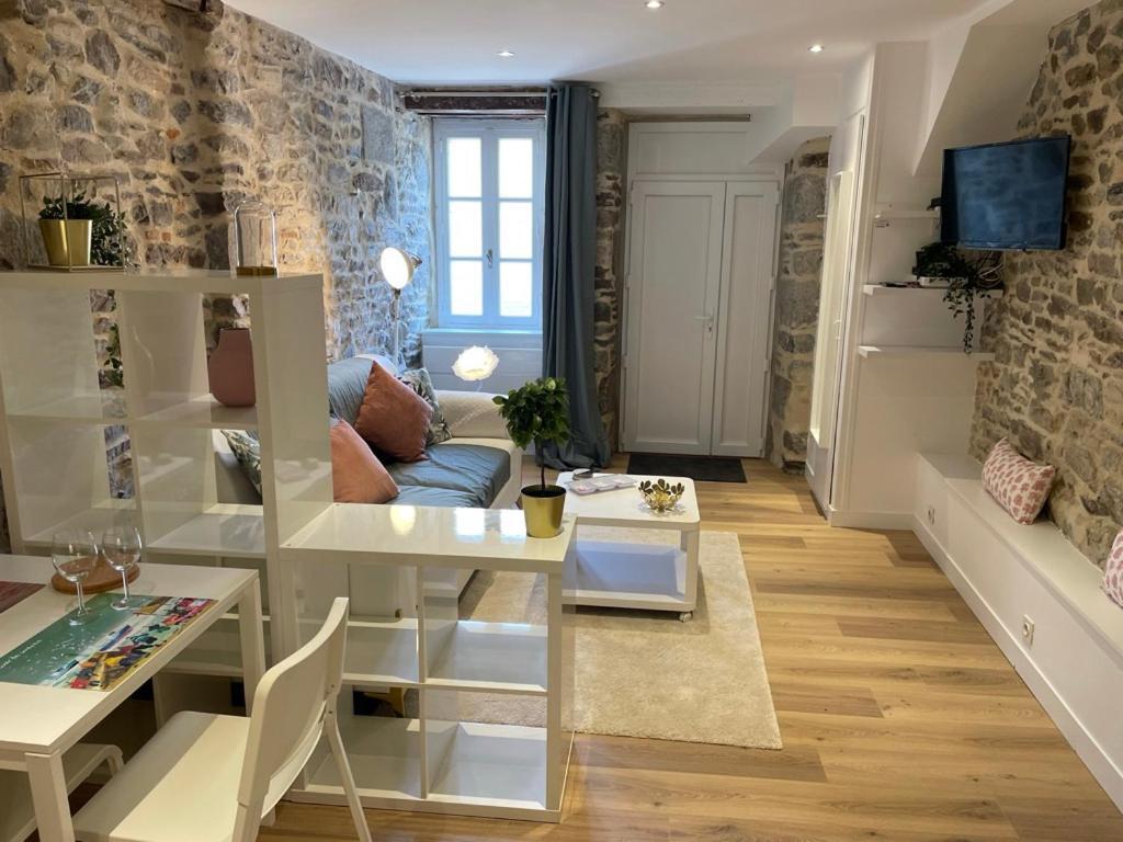 Studio Hypercentre A 1 Mn Plage Et Des Ports Granville Luaran gambar