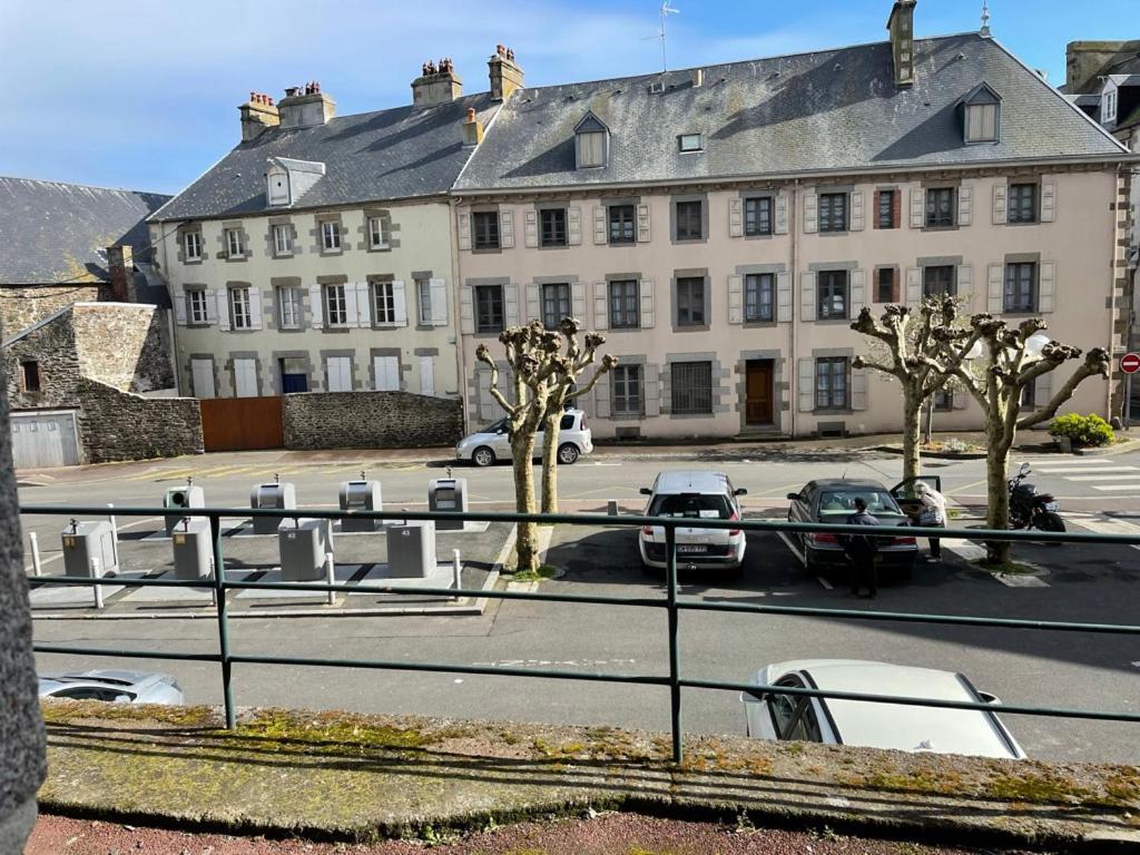 Studio Hypercentre A 1 Mn Plage Et Des Ports Granville Luaran gambar